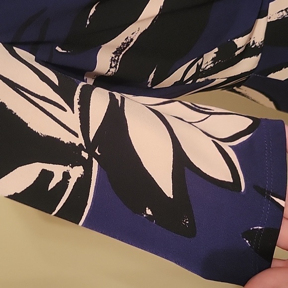 Vince Camuto Short Sleeve Navy Blue & Pink Dress 8 - Picture 6 of 9